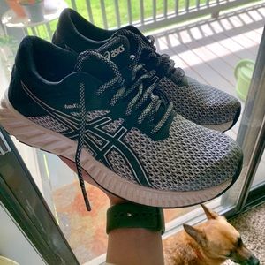 Asics size 7! Barely worn